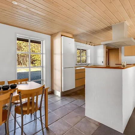 Nyaraló 2 Bedroom Lovely In