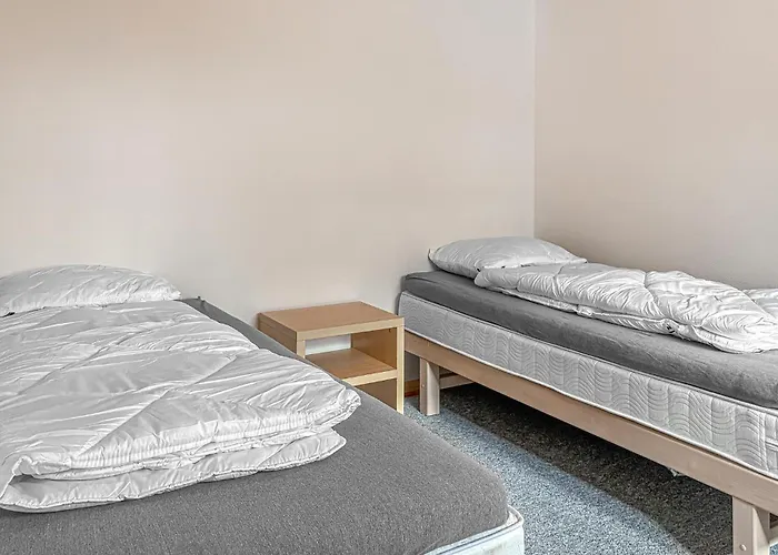 2 Bedroom Lovely In *