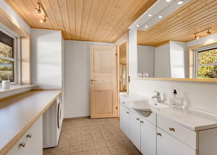 2 Bedroom Lovely In Nyaraló